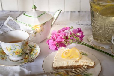 Öğleden sonra çayı, limonlu limonlu peynir, klasik Çin çayı.