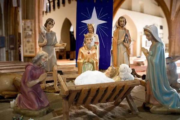 Geleneklere göre Noel İsa 'nın doğumu sahneleri kilise kilisesine aittir.  