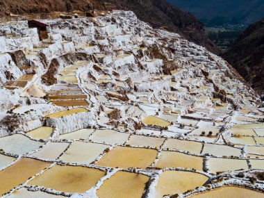 Maras 'ın kutsal İnka, Cusco bölgesi, Peru' daki ünlü tuz göletlerinin panoramik manzarası