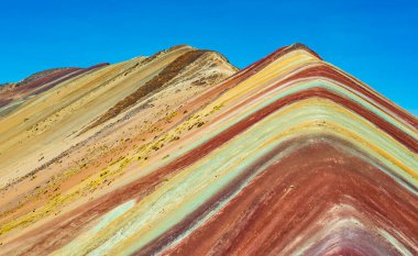 Vinicunca 'nın inanılmaz renkleri, Cusco bölgesinde bulunan görkemli gökkuşağı dağı, Peru