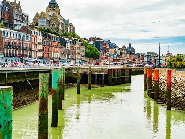 stock image Scenic view of Le Treport at low tide, a traditional fishing village with colorful houses in Normandy, Northern France. High quality photo