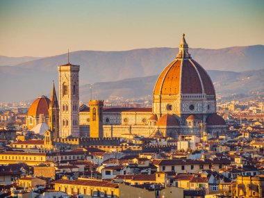 Katedral kompleksi Baptistery ve Giottos Campanile 'i içerir. Bu üç bina, Floransa 'nın tarihi merkezini kapsayan UNESCO Dünya Mirası Alanı' nın bir parçası ve Toskana 'nın önemli bir turistik merkezi konumundalar.