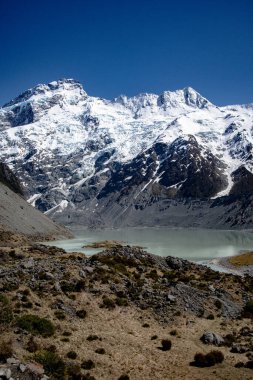 Mueller Gölü, Sefton Dağı 'nın eteklerinde, Hooker Vadisi. Cook Dağı Ulusal Parkı Yeni Zelanda.