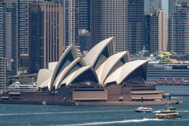 Sydney Opera Salonu 'ndan ateş edildi.