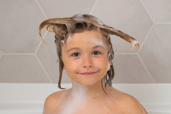 Funny Kids Face Kids Shampoo Funny Kid Bathes Bath Foam — Stock Photo, Image