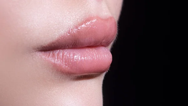 性感饱满的嘴唇 嘴唇和女人嘴的光泽 性感的嘴唇 — 图库照片
