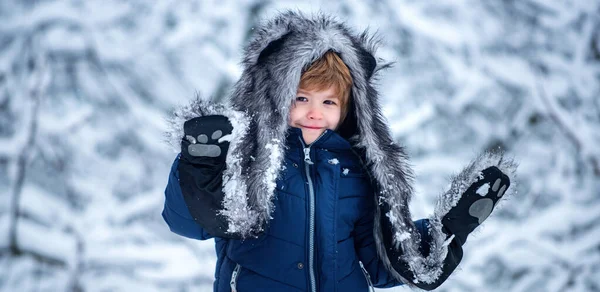 Happy Winter Time Little Child Snow Field Funny Kid Coming — Stock Photo, Image