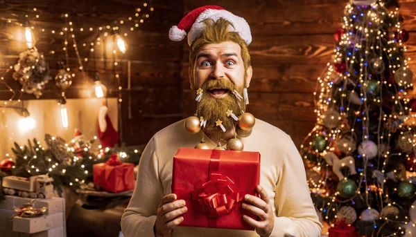 Emociones Regalo Emocionado Santa Claus Con Regalo Retrato Facial Hombre —  Fotos de Stock