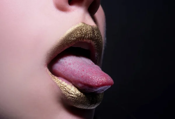 Labios Parte Cara Mujer Cerca Sexy Labio Regordete Con Maquillaje — Foto de Stock
