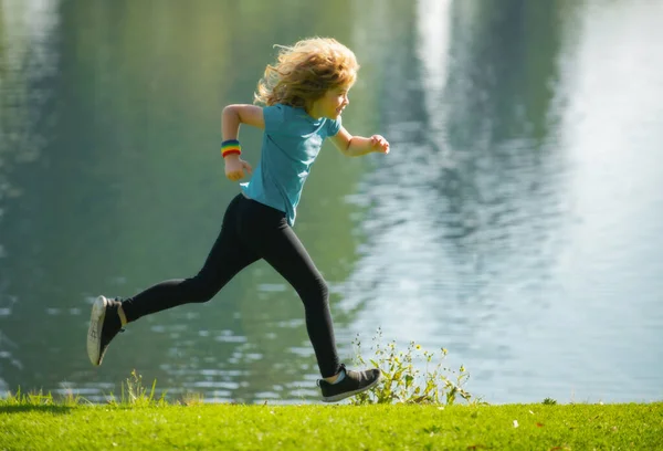 Junge Läufer Laufen Park Sportlicher Nachwuchs Beim Joggen Und Training — Stockfoto