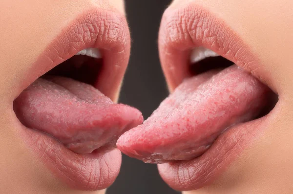 Φιλί Για Κορίτσια Λεσβιακά Χείλη Κοντά Σέξι Γυναικεία Χείλη Ρομαντικό — Φωτογραφία Αρχείου