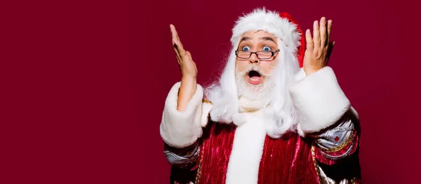 Surelogiato Vecchio Babbo Natale Godendo Nuovo Anno Natale Ritratto Vecchio — Foto Stock