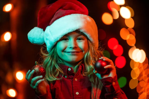 Little Kid Celebrating Christmas New Year Night Christmas House Backyard — Stock Photo, Image