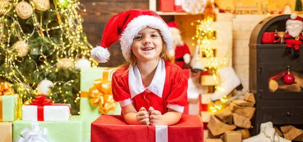 Miúdos Giros Celebrar Natal Natal Crianças Celebração Feriado Criança Bonito — Fotografia de Stock