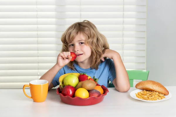 Child Eats Strawberry Organic Fruits Healthy Vegetables Vitamins Proper Kids — Stock Photo, Image