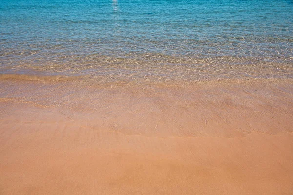 Praia Tropical Com Areia Mar Férias Verão — Fotografia de Stock