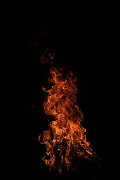 着火的火 在黑色的背景上点着灯 黑色背景的火焰 火灾背景摘要 — 图库照片