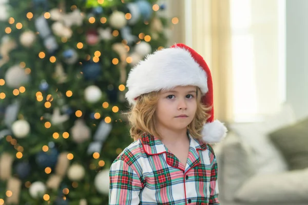 Dziecko Domu Święta Mały Dzieciak Świętuje Boże Narodzenie Lub Nowy — Zdjęcie stockowe