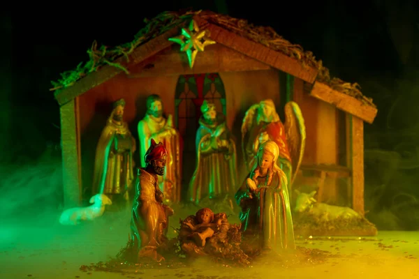 Kutsal Aile Ile Noel Dekoratif Kreşi Noel Beşiğinde Nın Yusuf — Stok fotoğraf