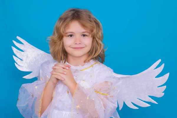 Een Engeltje Portret Van Een Leuk Kind Met Engelenvleugels Geïsoleerd — Stockfoto