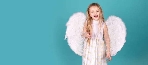 Valentýnský Prapor Andělským Dítětem Vypadá Jako Anděl Šťastná Andělka Přes — Stock fotografie