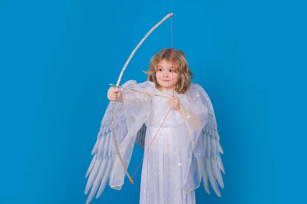Anděl Lukem Šípem Valentýn Blondýny Roztomilé Dítě Andělskými Křídly Modrém — Stock fotografie