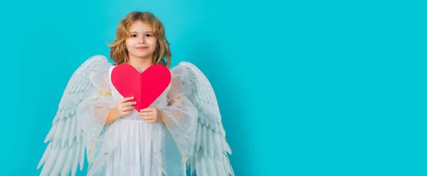 Paper Heart Child Angel Wings Hold Red Heart Heart Symbol — Fotografia de Stock