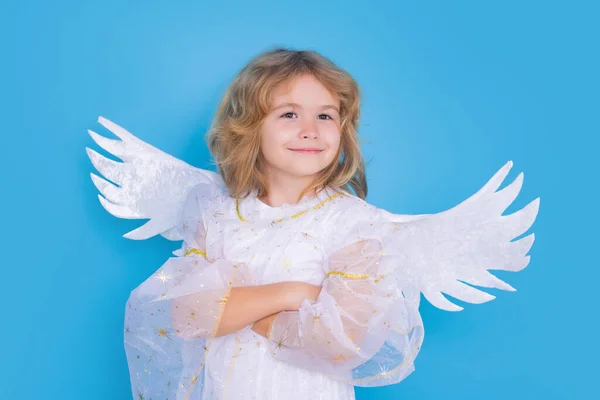 Dziecko Kostiumie Anioła Dzieciak Anielskimi Skrzydłami Odizolowane Ujęcie Studyjne — Zdjęcie stockowe