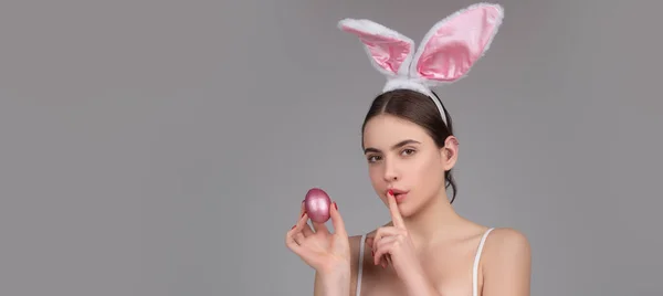 Egg Hunt Sexy Bunny Girl Easter Egg Sensual Woman Rabbit — Foto de Stock