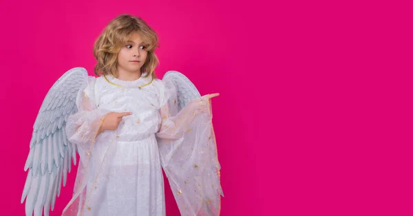 子供の天使の指を指す ポイントジェスチャー バレンタインデー ウェブサイトヘッダーデザインのバナー — ストック写真
