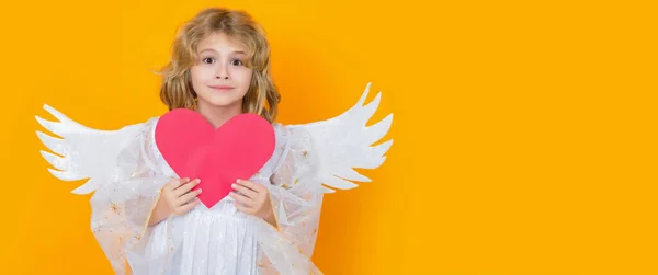 Αγγελούδι Καρδιά Ημέρα Του Αγίου Βαλεντίνου Ξανθό Χαριτωμένο Παιδί Φτερά — Φωτογραφία Αρχείου