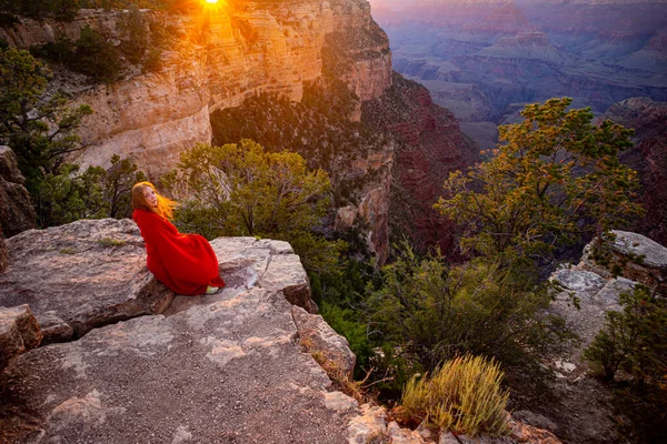 Woman Grand Canyon North Rim Sunset Arizona Canyon National Park — Stock Photo, Image