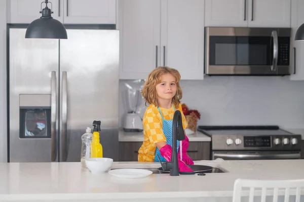 Washing Cleaning Concept Child Helping Household Wiping Dishes Kitchen Child — Stockfoto