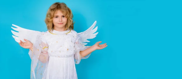 クリスマスの子供たち 翼を持つ小さなキューピッド天使の子 天使の子供のスタジオの肖像画 バナーデザイン ポスターテンプレート — ストック写真