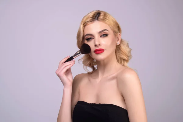 Studio Portrait Woman Applying Cosmetic Tonal Foundation Face Using Makeup — Stockfoto