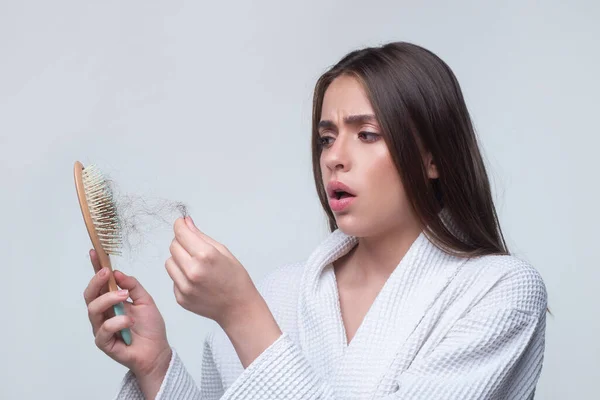 Haare Für Haarausfall Problem Frau Zeigen Ihr Haar Verheddert Beschädigtes — Stockfoto
