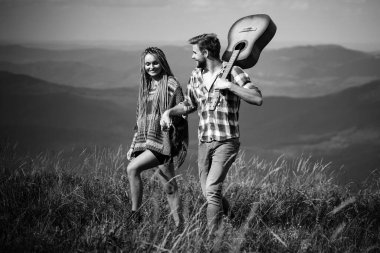 Sevgililer Günü 'nde randevusu olan romantik bir çift. En İyi Sevgililer Günü Fikri