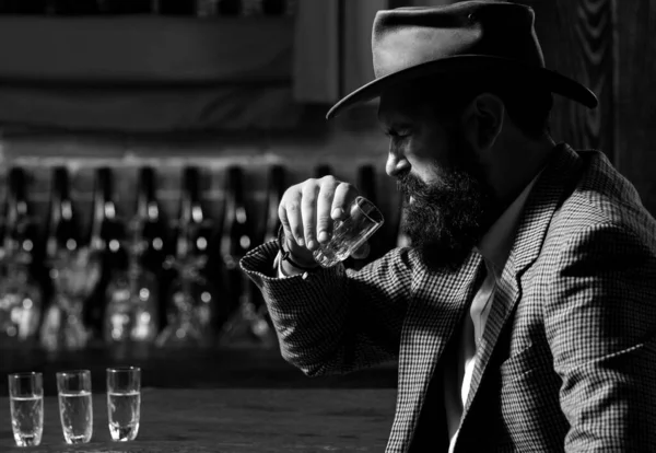 Handsome Bearded Man Enjoying Whiskey Bar Hipster Drinking Bar Brutal — Stock Photo, Image