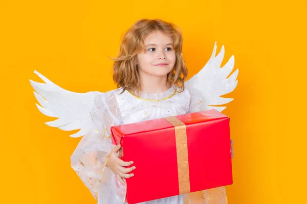 Jolie Blonde Enfant Ange Avec Cadeau Boîte Cadeau Saint Valentin — Photo