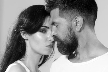 Eşleşin. Şefkatli tutku. Birbirinize güzel bir çiftle yakın çekim yapın. Gerçek aşk. Akrabaları olan bir erkek.