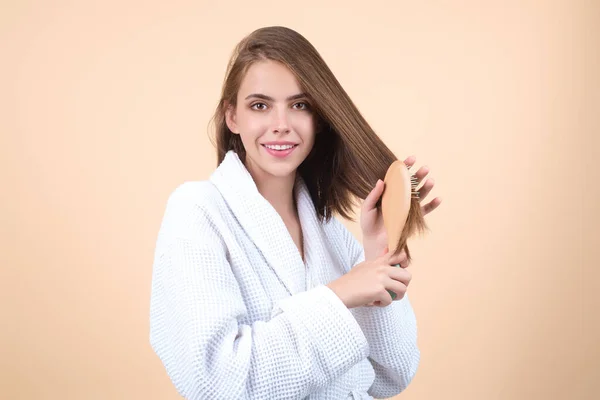 Studio Portrait Attractive Pretty Haired Girl Combing Hair Hair Care — Stock Photo, Image