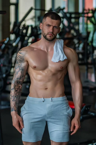 Handsome Man Preparing Workout Sport Weight Workout Guy Doing Bodybuilding — ストック写真