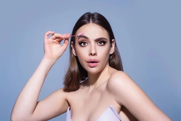 Weibliches Model Mit Braunen Augenbrauen Frauenauge Mit Schönen Augenbrauen Perfekt — Stockfoto