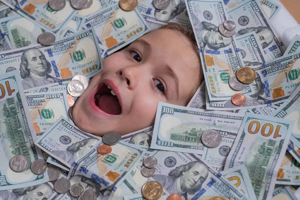 Детская Голова Деньгами Веселое Детское Личико Долларовые Деньги Банкноты Наличные — стоковое фото