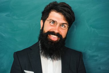 Tebeşir tahtası kopyalama alanı. Okula ve mutlu zamanlara. Lise konsepti fotokopi alanı. Üniversitede sınava hazırlanıyorum. Teşekkürler öğretmenim. Öğrenci ve öğretim konsepti