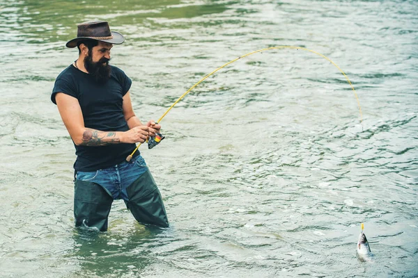 Mann Beim Fischfang Hobby Und Erholung Das Leben Ist Immer — Stockfoto