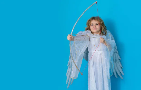 Angel Shoots Love Arrow Bow Valentines Day Kid Wearing Angel — Stock Photo, Image