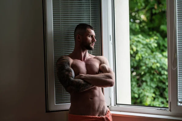 Sexy Naked Muscular Young Man Posing Window Curtains Sexy Shirtless — Fotografia de Stock