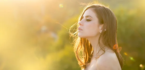 Spring Woman Sunlight Romantic Portrait Sensual Sunny Face Banner Website — Stock Photo, Image