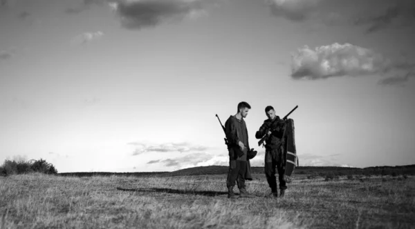 Hunters Дробовиком Полюванні Калібри Мисливських Гвинтівок Hunters Камуфляжному Одязі Готовому — стокове фото